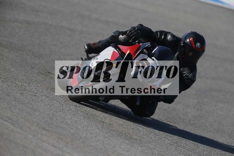 /Archiv-2024/02 29.01.-02.02.2024 Moto Center Thun Jerez/Gruppe schwarz-black/630